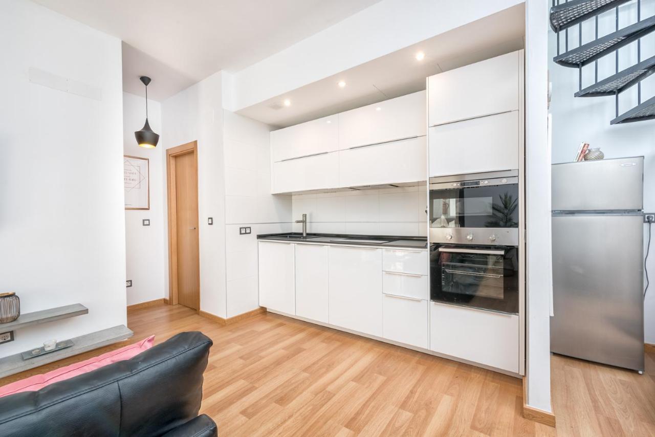Atico Con Terraza Ac 1Hab En El Centro Y Piscina Comunitaria Apartman Málaga Kültér fotó