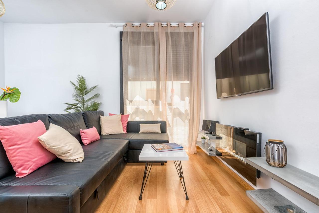 Atico Con Terraza Ac 1Hab En El Centro Y Piscina Comunitaria Apartman Málaga Kültér fotó