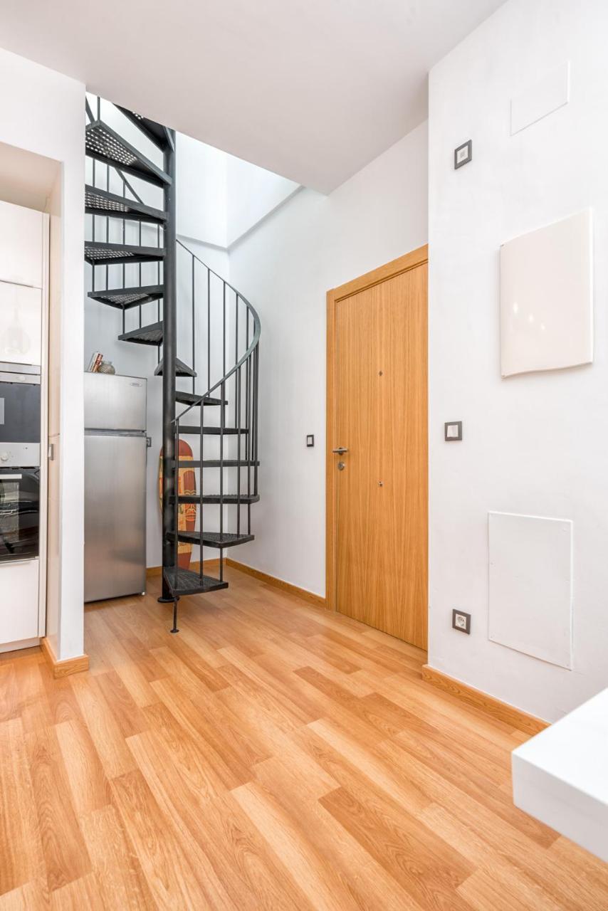 Atico Con Terraza Ac 1Hab En El Centro Y Piscina Comunitaria Apartman Málaga Kültér fotó